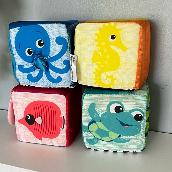 Baby Einstein soft baby blocks - Picture 1 of 4